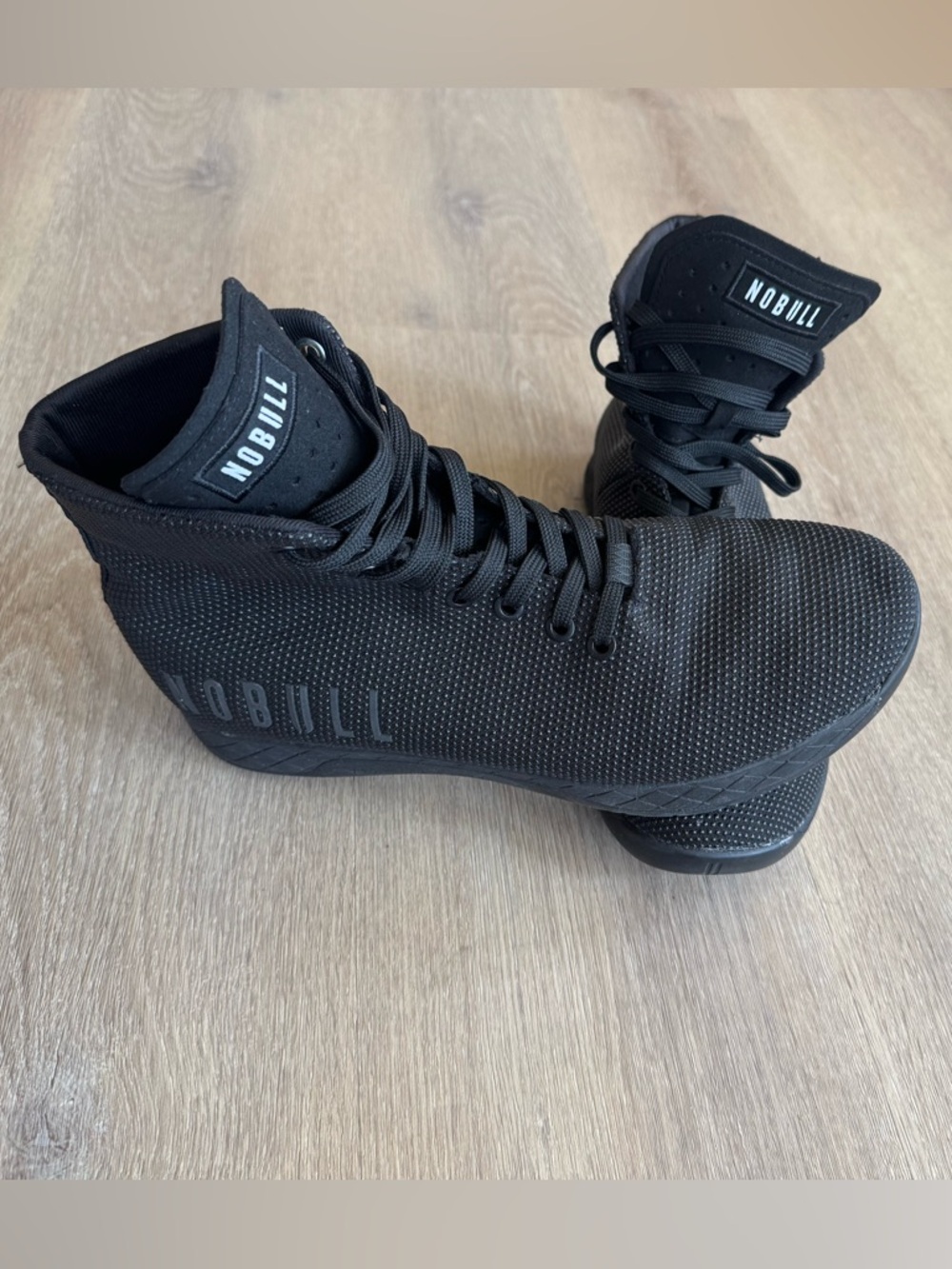 NOBULL Unisex Black High-Top Trainers
Men’s 9
Women’s 10.5